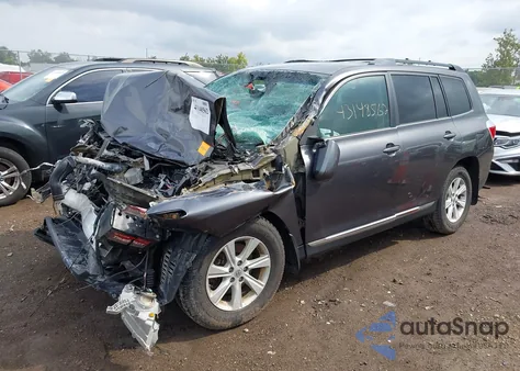 2013 Toyota Highlander Base Plus V6 z USA, uszkodzony, nr VIN 5TDZK3EH9DS114857